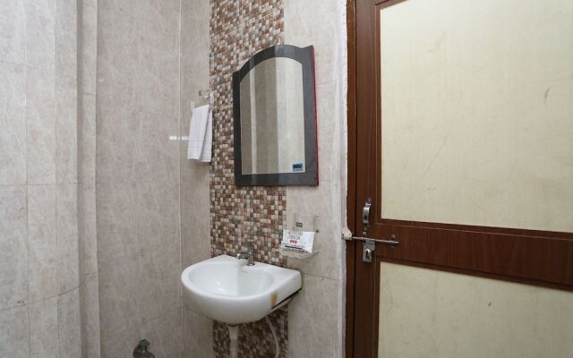 OYO 22665 Hotel Dev Shree