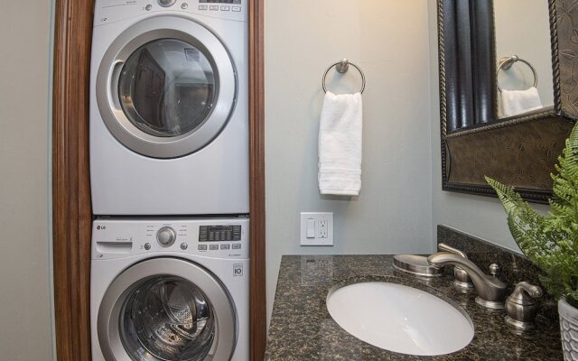 Arrowhead Village Condo - 206 Seasons Lodge