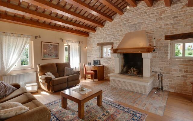 Lipa in Krnica with 4 bedrooms and 3 bathrooms