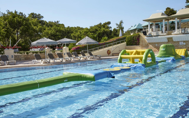ROBINSON PAMFILYA - All Inclusive