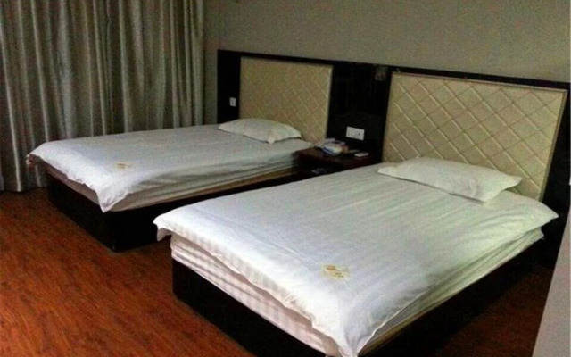 Guyuan Mingzhu Business Hotel