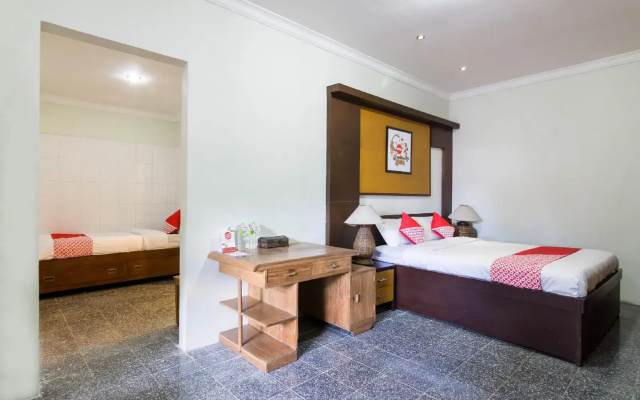 Oyo 1059 Roemah Oma Guest House