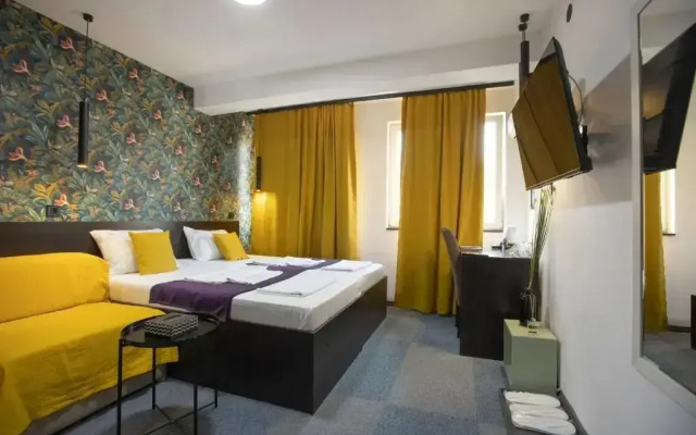 4 Rooms Apartments