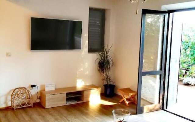 Charming 3-bed House in Viganj