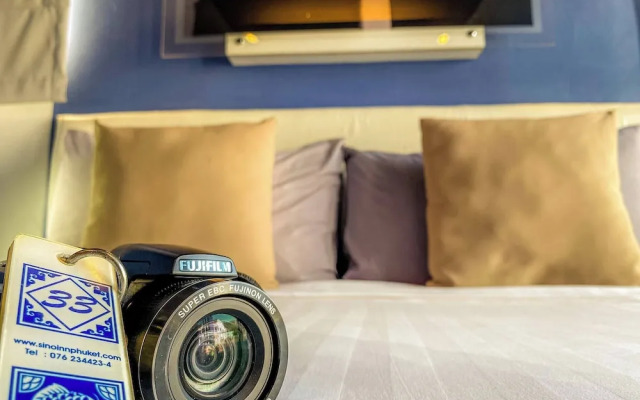 Room-hotel With Balcony in Phukettown