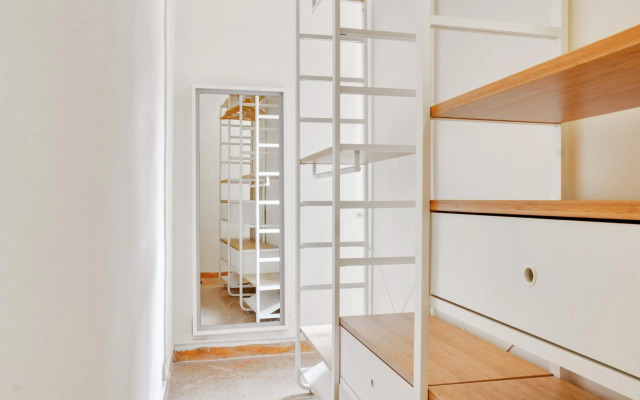 Keith Haring Cozy Apartment