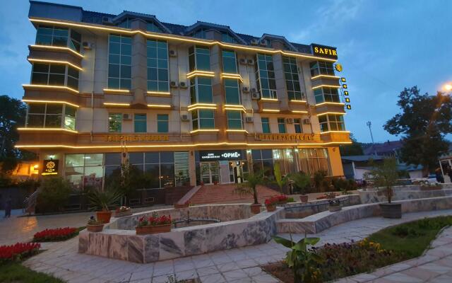 Hotel Safir
