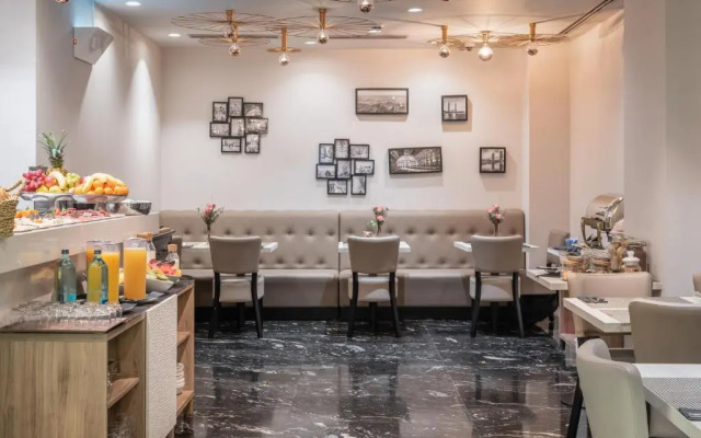 Arya Stadium Hotel