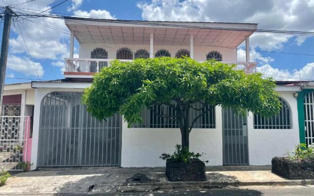 Casa Robles - Room close to Airport #2