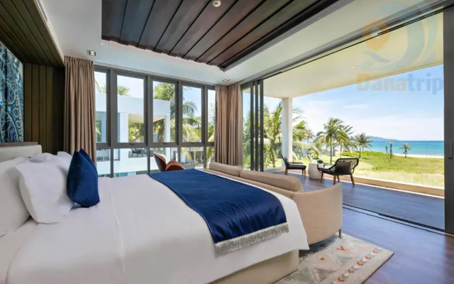 The Ocean Luxury Villas by Danatrip