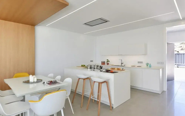 Villa in Salobre With Pool & Golf Nearby