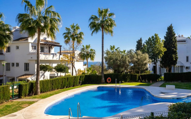 2BR Garden Apartment Albamar