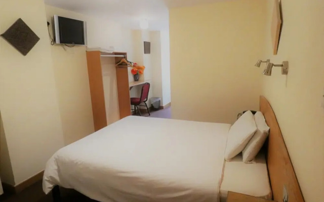 Hounslow Central Hotel