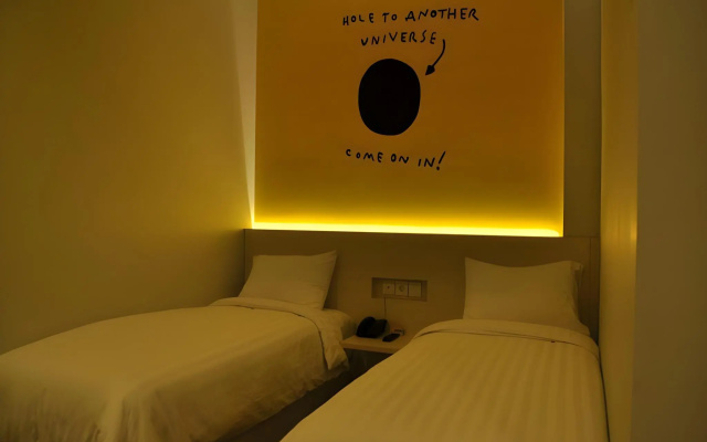 Summer Bed and Breakfast Hotel – Guest Rooms – Banjarmasin