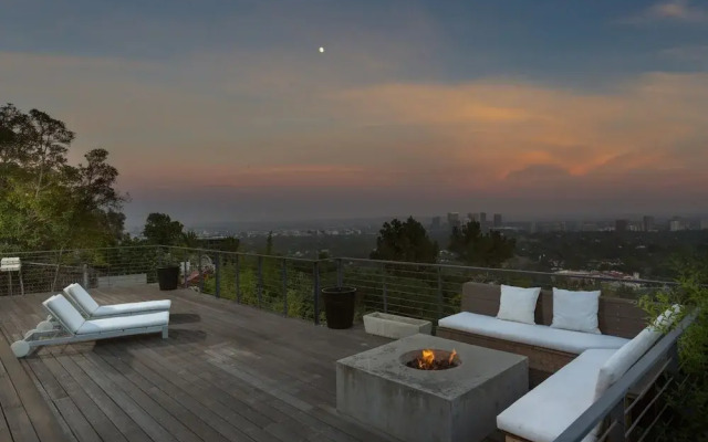 Villa High Views