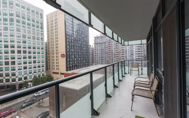 Applewood Suites - Front Street West