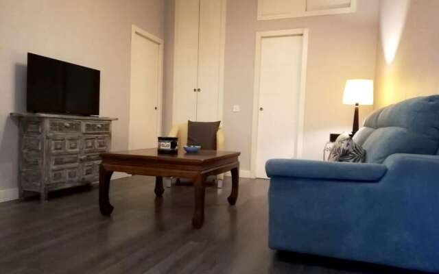 Apartment With 2 Bedrooms In Sevilla, With Wifi