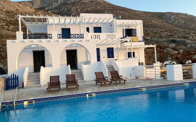 SeaRock Rooms & Suites Amorgos