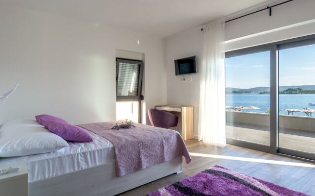 Swanky Villa in Turanj With Private Swimming Pool