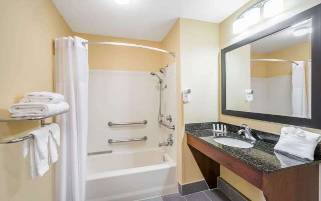 Howard Johnson by Wyndham Dalton