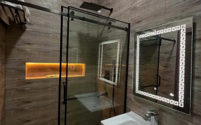 Ajis Hotel