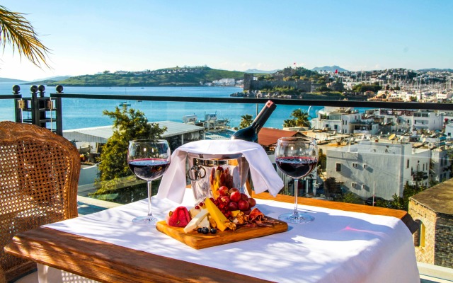 Ena Boutique Hotel & Residences