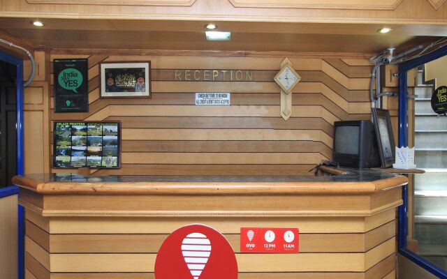 OYO 13597 Travel Stay Residency