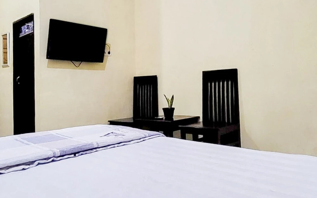 RedDoorz @ Morowali Sulawesi Tengah – Guest Rooms – Keurea