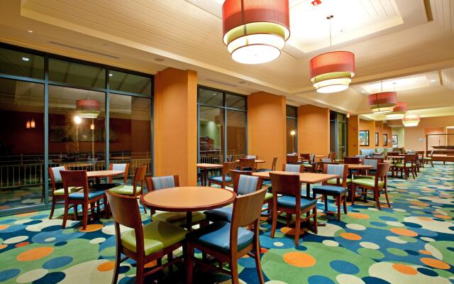 Holiday Inn Express Hotel & Suites Va Beach Oceanfront, an IHG Hotel