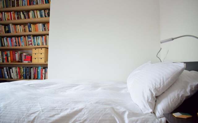 1 Bedroom Apartment Near O&#39;connell Street