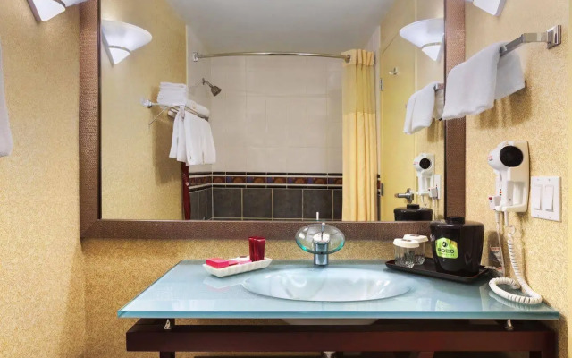 Poco Inn and Suites Hotel & Conference Centre