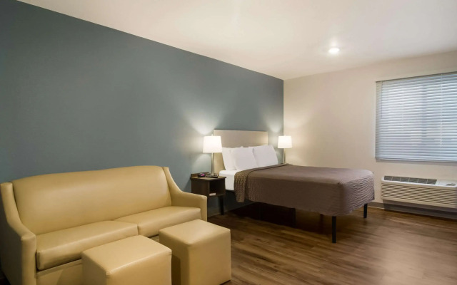 WoodSpring Suites Jacksonville - South