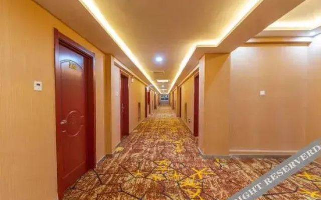 Ruoqiang holiday inn