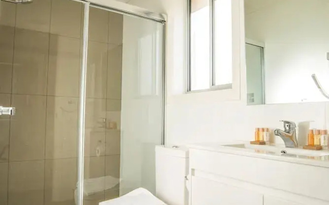 PEACEFUL 2Kingbed RootyHill Townhouse near Station