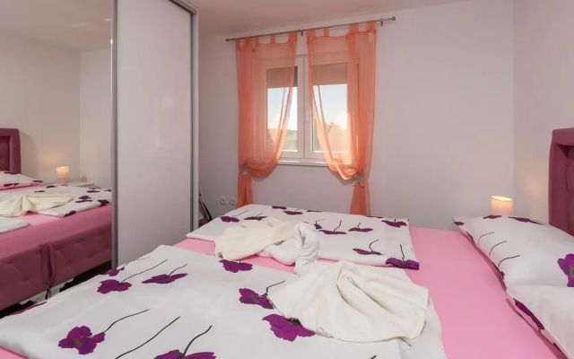 Awesome Apartment in Porec With Wifi and 2 Bedrooms - Apartment in Porec - Photo 3