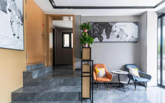 Yayue Hotel (Shangluo Yishui Jinyang Unit Shop)