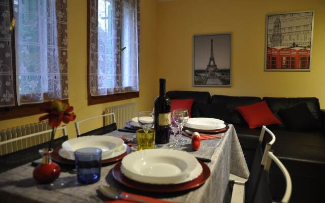 Cheerful Apartment with Cosy Garden