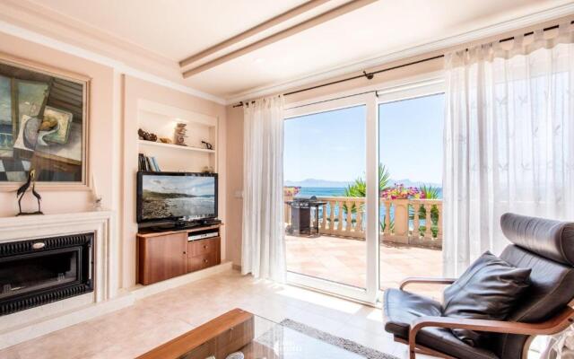 Villa Lighthouse in Alcanada