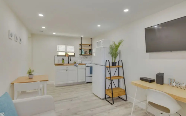 Nifty Miami Apartment ~ 5 Mi to Downtown!