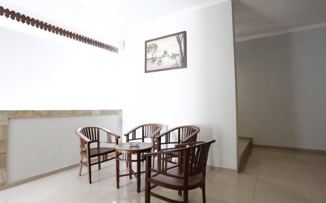 RedDoorz Plus near Adisucipto Airport 2