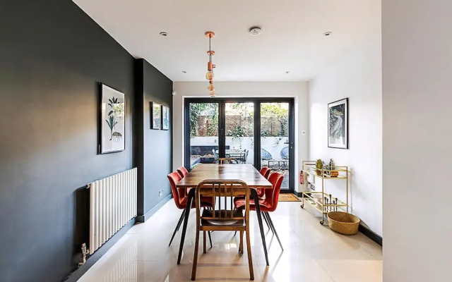 Stylish Shepherd's Bush Flat With Patio