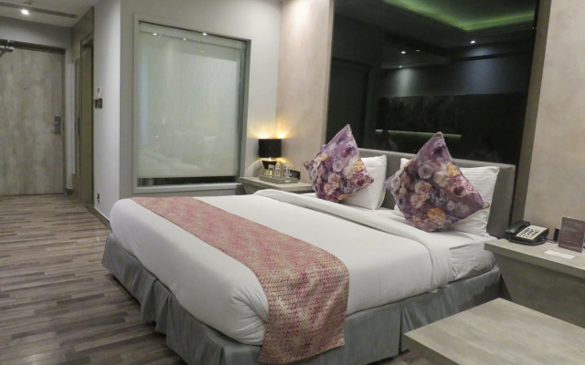 Sterling Palm Bliss - Rishikesh