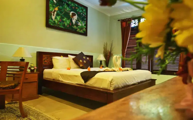 Deta Junjungan Rice Field Villa