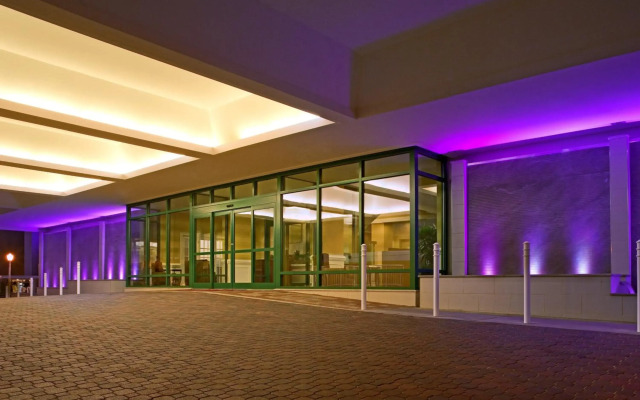 Sheraton Virginia Beach Oceanfront Hotel