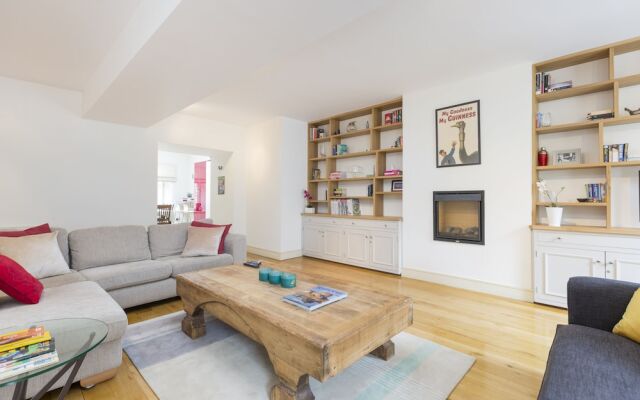 401 Thistle Street Apartment