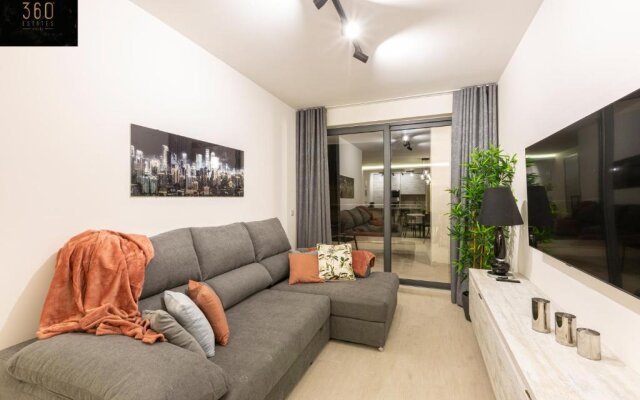 Cozy Brand new APT off Sliema Promenade & WIFI by 360 Estates