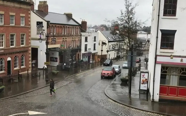 The Glyndwr - Berwyn House Central Wrexham