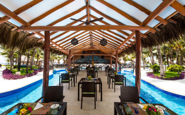 Hidden Beach Resort Au Naturel Adults Only, Catamarán, Cenote & More Inclusive