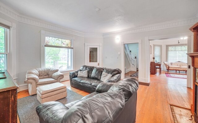 Charming Champaign Victorian w/ Deck!