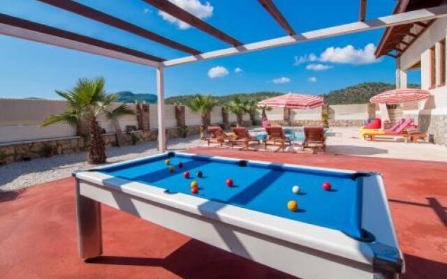 Villa Stone